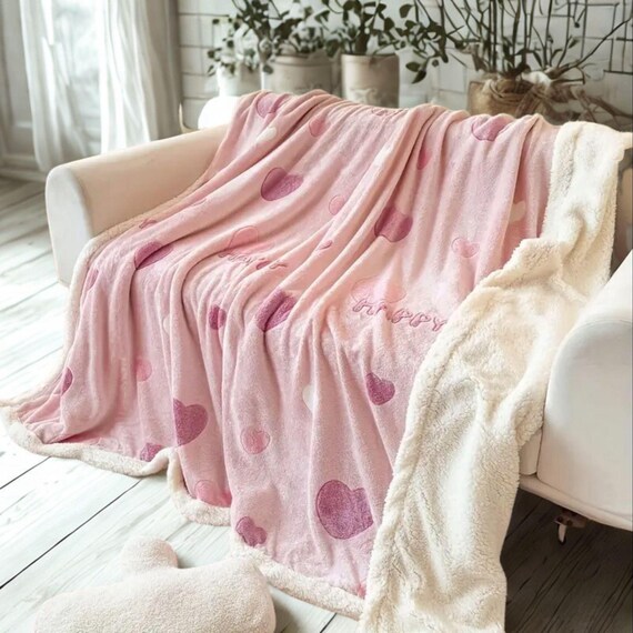 Luxury Plush Heart-patterned Fleece Blanket, Reversible Pink/white