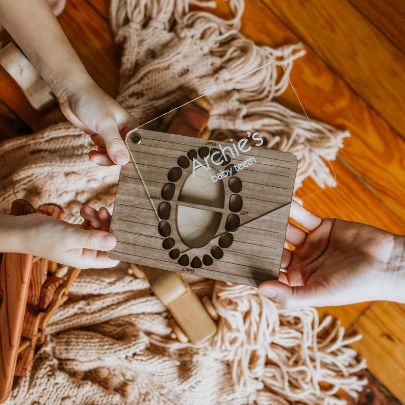 Boîte de rangement personnalisée en bois pour dents de bébé Noyer, cerisier, caryer, acajou Avec option de verrouillage image 5