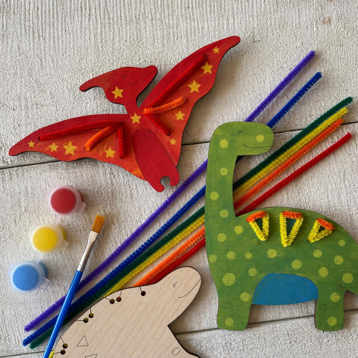 Kit Bricolage Dinosaure En Bois 336 Pièces - À Peindre, Décoration Anniversaire Enfant, Avec Peintures, Paillettes Et Yeux Amovibles