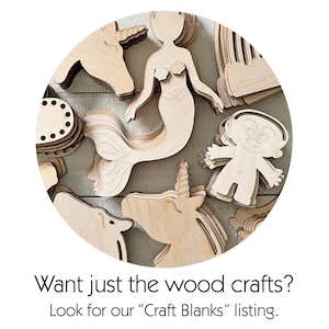 Puede incluir: Una colecci&oacute;n de plantillas de madera sin terminar, que incluyen una sirena, un unicornio y un troll. Los recortes de madera de color marr&oacute;n claro est&aacute;n dispuestos sobre una superficie gris. El texto en la parte inferior dice: "Want just the wood crafts? Look for our "Craft Blanks" listing."