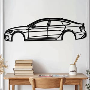 Metallväggkonst för högpresterande Sportback Sedan, elegant Fastback-silhuett, modern garagedekor, bilpresent, fars dag-present
