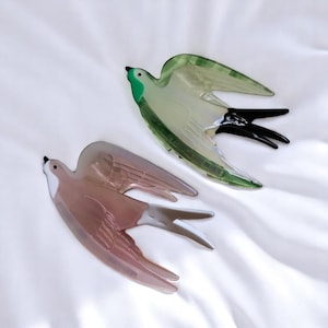 Cute Swallow Bird Hair Claw Clip | Eco-Friendly Acetate Animal Design for Women & Girls | Stylish Cartoon Hair Accessory.