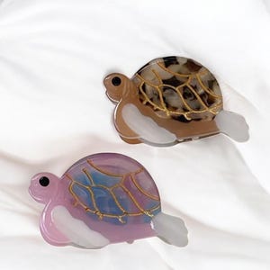 Ocean Turtle Hair Claw Clip | Cute Acetate Mini Shark Clip for Women & Girls | Sea-Inspired Personalized Hair Accessory.