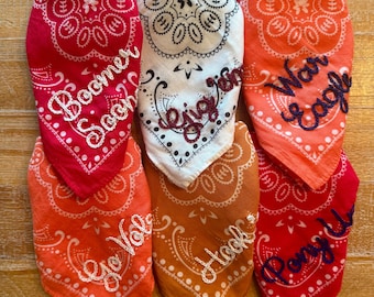 Pañuelo de algodón bordado a mano con puntada de cadeneta "Día de partido" / Personalizado para la escuela