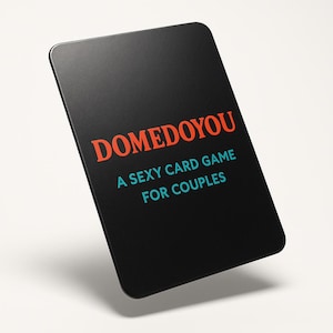 DOMEDOYOU – Téléchargement numérique instantané. Jeu de cartes sexy pour couple. Coquette, sensuelle et juste un peu coquine. Jeu de cartes stratégique sexy pour deux.