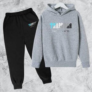 Urban Style Graphic Tracksuit – Men&#39;s 2-Piece Jogger Set, Streetwear-Inspired Outfit
