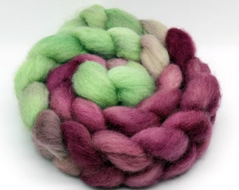 Hand dyed Corriedale roving. 4.1oz multi-color roving, spinning fiber, spinning roving, felting wool roving, nuno felting roving, A718221