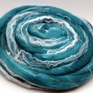 Hand Dyed 21-Micron Merino Bamboo Roving: Teal Fiber for Spinning & Felting (4oz)
