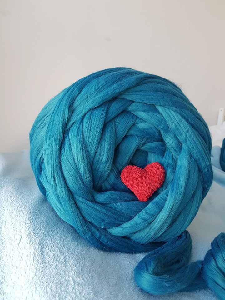 Arm Knitting Vegan Yarn Acrylic Extremely Wool Blue Giant Knitting