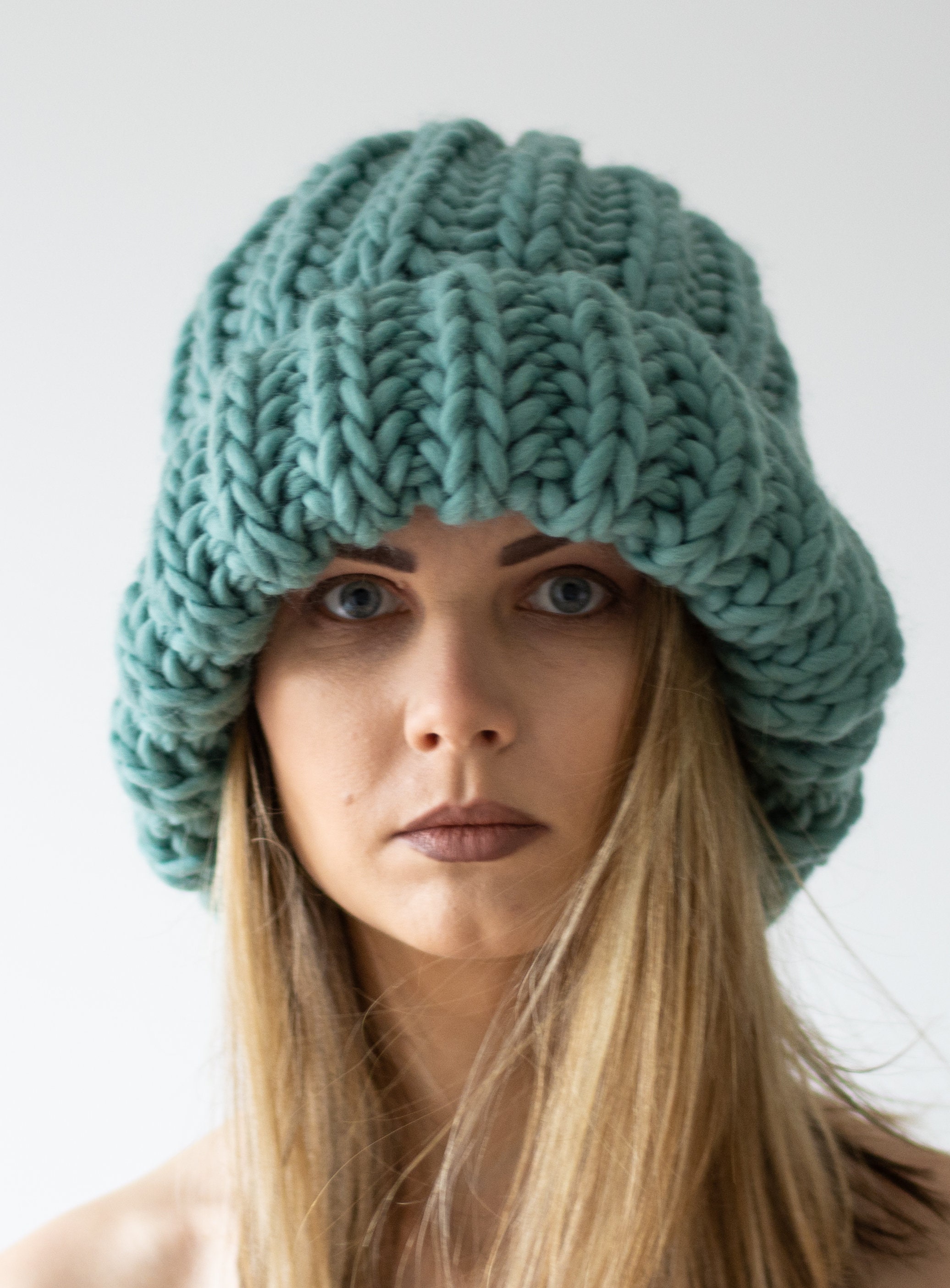 womens oversized chunky knit beanie