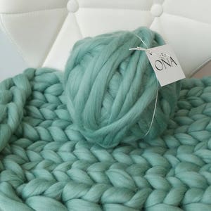 Giant yarn 500g xxl chunky merino wool hand spun arm knitting image 2