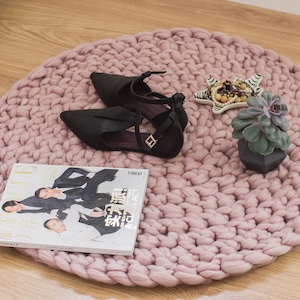 Floor Mat. Chunky Knit Round Rug