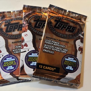 3 paquetes de una nueva caja de pasatiempos de béisbol MLB Serie 1 Topps de 1996 MICKEY MANTLE