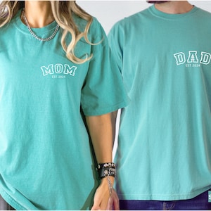 Custom Dad Est. 2025 Pocket Shirt, Mama Est. 2025 Shirt Comfort Colors® Tee New Parents Gift, Baby Announcement Shirts, New Dad Mom Shirt