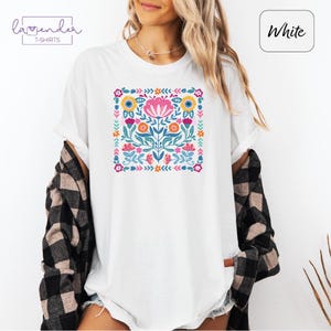 Costom Colors Folk Art Shirt, Floral Art Shirts, Wildflower Shirt, Garden Flower Gift For Mom, Comfort Colors Retro Flower Shirt Gift