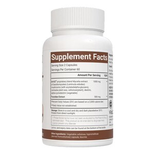 Pu&ograve; includere: Una bottiglia di integratore in plastica bianca con coperchio bianco. L'etichetta include le parole "Supplement Facts" ed elenca ingredienti come estratto di micelio ed estratto di fucoidan. La bottiglia contiene 60 porzioni.