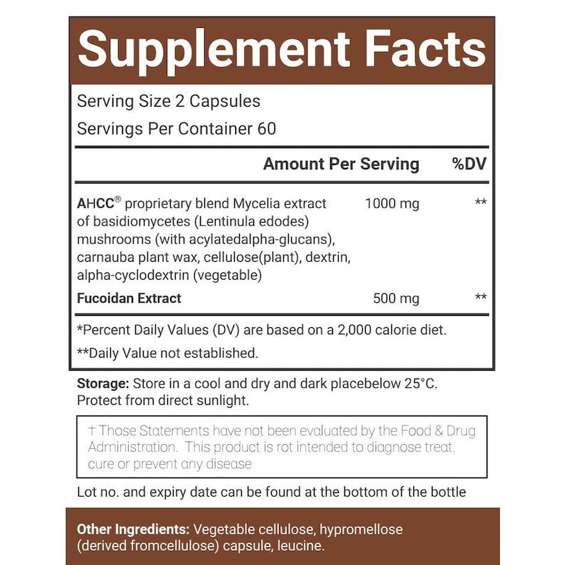 Pu&ograve; includere: Un'etichetta dei fatti sugli integratori con testo tra cui "Dose 2 capsule" e "Dosi per contenitore 60". L'etichetta elenca ingredienti e quantit&agrave;, tra cui la miscela proprietaria AHCC e l'estratto di Fucoidan. L'etichetta &egrave; marrone e bianca.