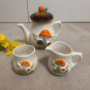 Merry Mushroom Tea Set Vintage – Orange Teapot, Creamer & Sugar Bowl Set | 1970s Retro Kitchen Decor