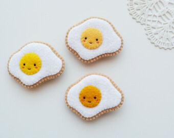 Felt Egg Brooch, Sunny Side Up Egg Pin, Fried Egg Felt Brooch, Wearable Food Brooch, Kawaii Pin Accessory