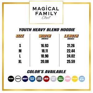 Puede incluir: Gr&aacute;fico que muestra las opciones de tama&ntilde;o y color para una sudadera con capucha para j&oacute;venes. La tabla de tallas enumera el ancho y el largo en pulgadas para las tallas S, M, L y XL. Los colores disponibles incluyen negro, blanco, azul marino, azul real, gris oscuro, rojo, gris deportivo, verde kelly, rosa, amarillo y azul claro.