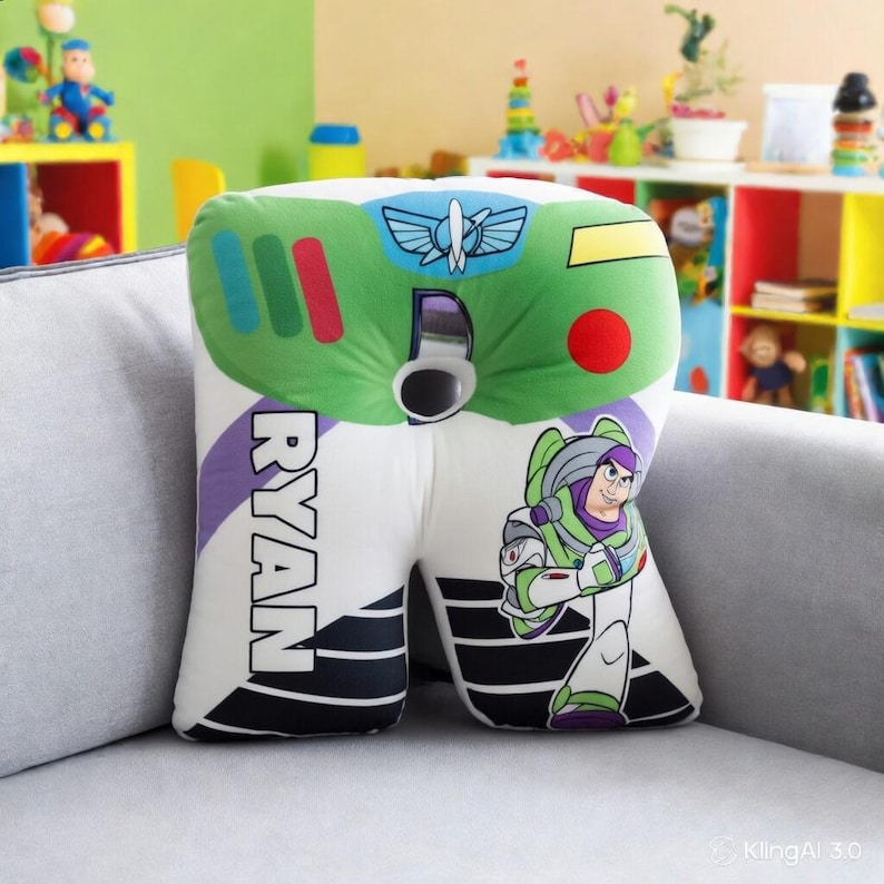 Oreiller Toy Story personnalisé, Coussin prénom personnalisé, Peluche alphabet Woody Buzz, Décoration de chambre de bébé, Cadeau baby shower pour fille garçon image 3