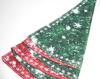 Reversible Half Circle Christmas Tree Napkins - Set of 4 - Red and Green