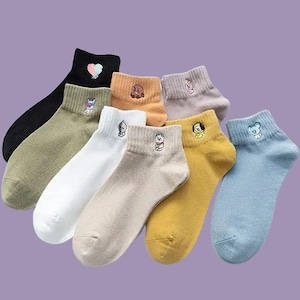Chaussettes inspirées des personnages de dessins animés Kpop pour les fans de l'armée