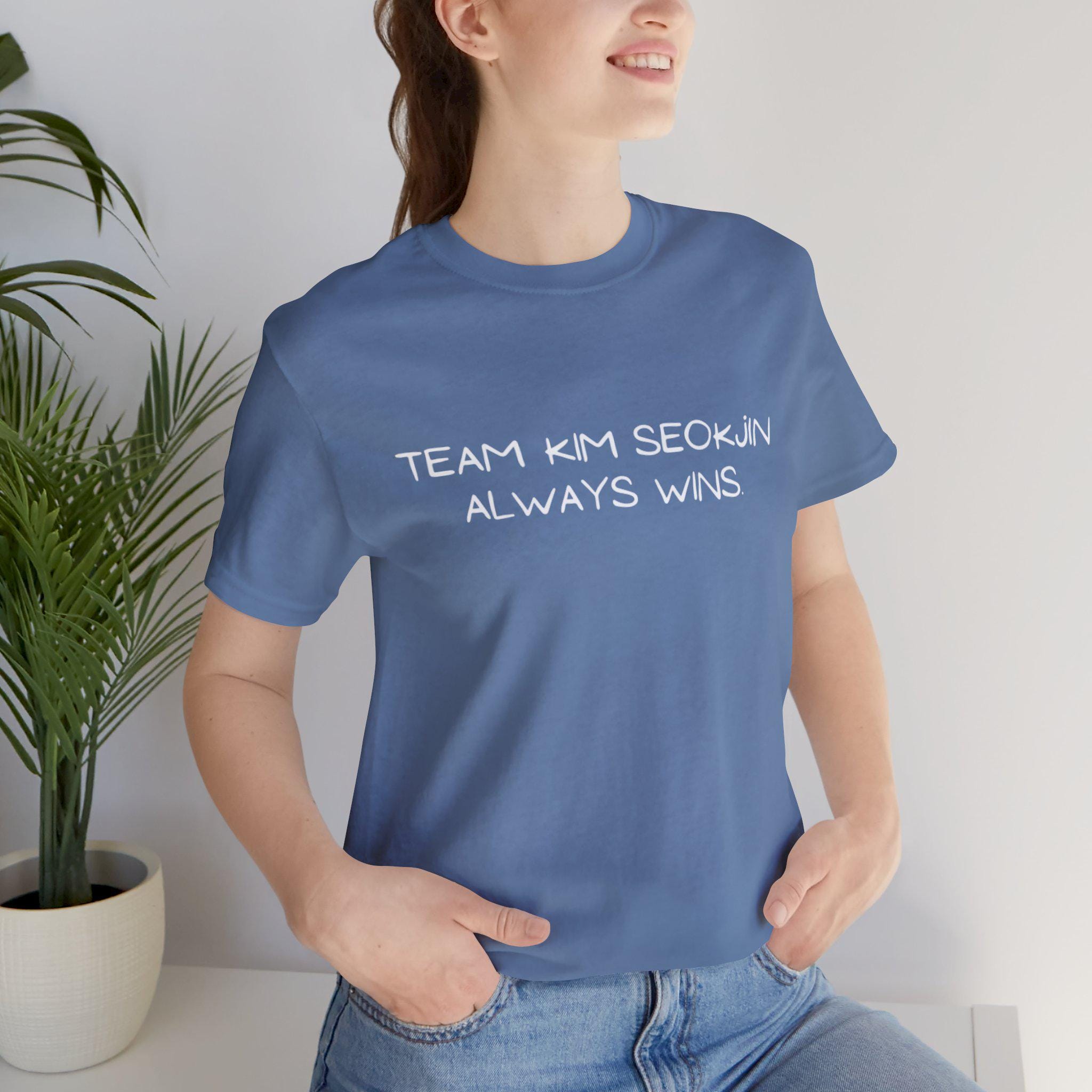フォトカ付き BTS RUN SEOKJIN Tシャツ JINサイズ 水色 フォトカ付き BTS RUN SEOKJIN Tシャツ Mサイズ 水色 - メルカリ
