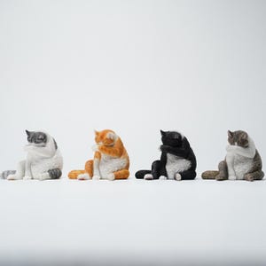 JXK Studio Custom Crying Cat Figurine Personalized Cat Fur Color Handmade Resin Statue Pet Memorial Unique Gift for Friends