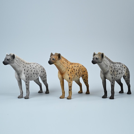 JXK Studio Handcrafted Spotted Hyena Figurine – Realistic Resin