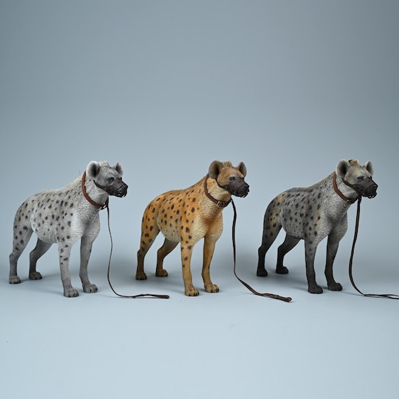 JXK Studio Handcrafted Spotted Hyena Figurine – Realistic Resin