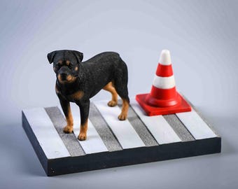 Rottweiler mama, statue de chien sur une base en bois édition limitée