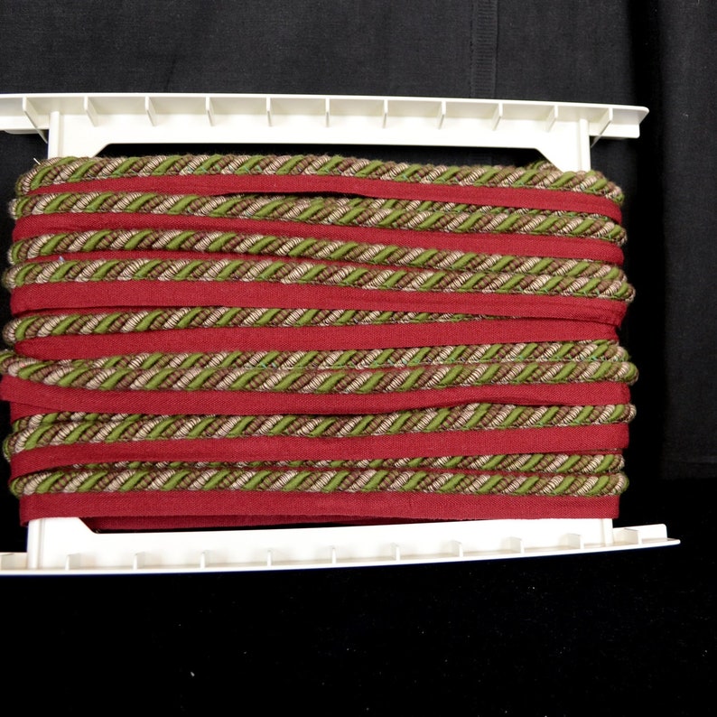 REMNANT Red Green Cord Trim .325 Inches x 18 Yards