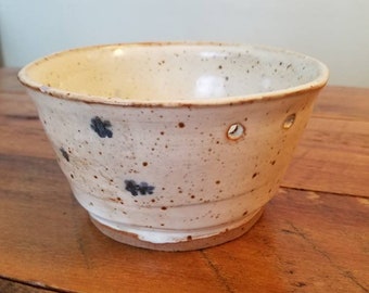 Vintage ceramic bowl // Handmade serving bowl, vintage pottery, neutral tone serving bowl, minimalist bowl