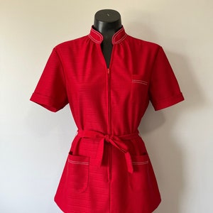 Rood Vintage Uniform / Vintage Pak / Verpleegsters Uniform / Canadees Made Uniformen / Rode Server TweedeLig / Wit Trim afbeelding 1