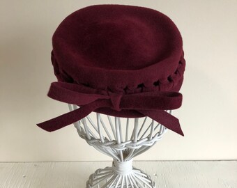 Vintage Pillbox Hat / Maroon Vintage Hat / Black Lace Detailing / Pinup Hats