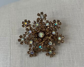 Vintage Floral Brooch / Mauve and Clear Glass Crystals / Snow Flake Brooch / 1950s Accessories / Wedding Jewelry / Hat Pin / Vintage Gifts