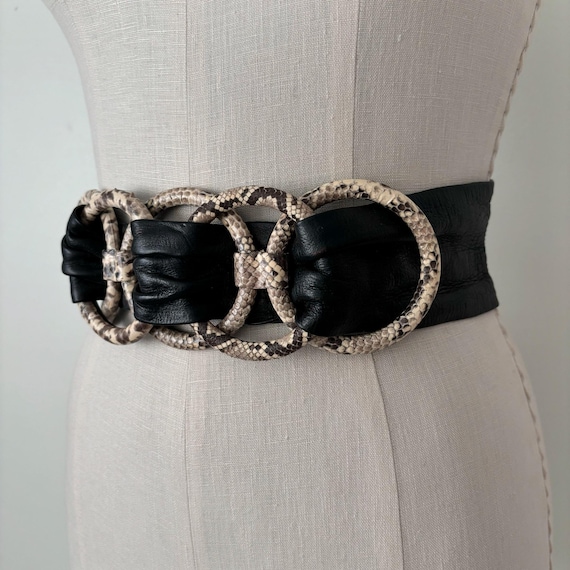 Vintage 80s Black Leather Belt With Snake Circle Detail  display picture 2