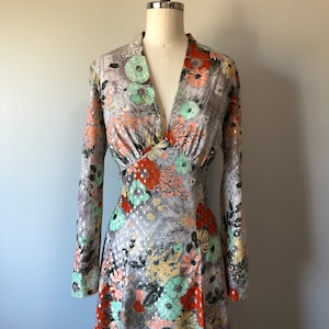 Vintage Boho Dress / Long 70s Floral Dress / Flower Power Hippie Vintage / Floral And Silver Metallic Pattern / Boho Party Flower Dress