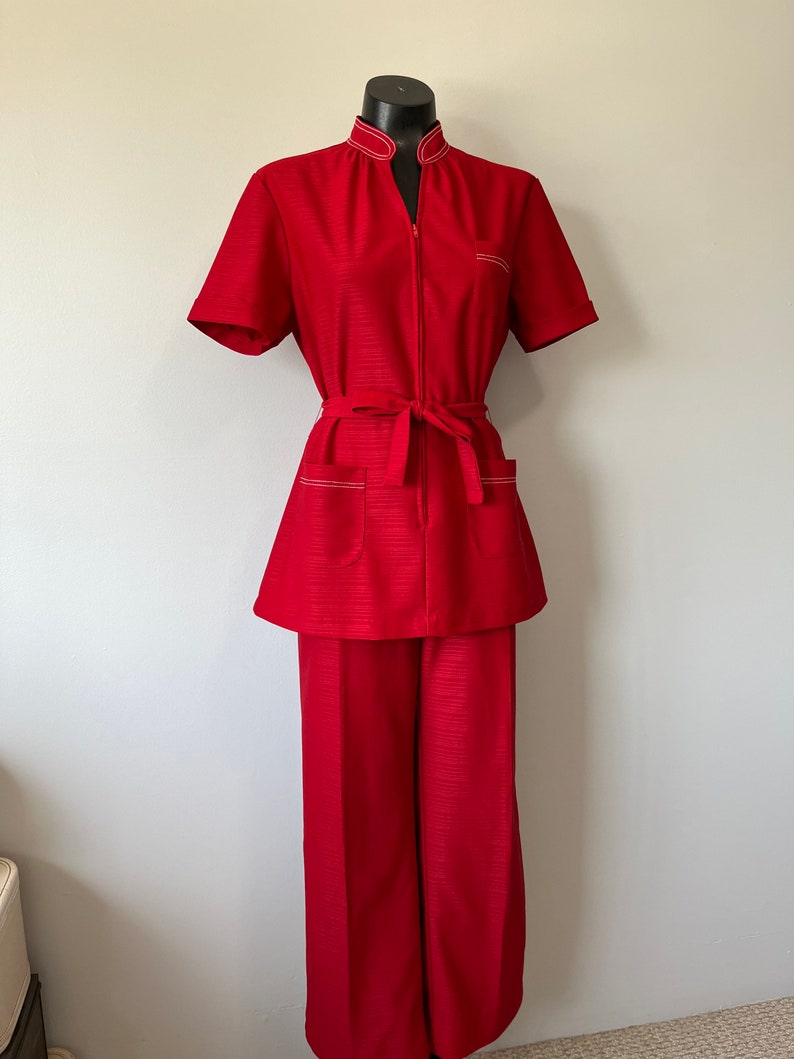 Rood Vintage Uniform / Vintage Pak / Verpleegsters Uniform / Canadees Made Uniformen / Rode Server TweedeLig / Wit Trim afbeelding 4
