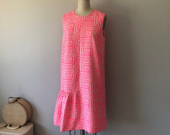 Vintage 60s Replica Dress / White and Florescent Pink / Hidden Pockets / 60s Mod Style Dress