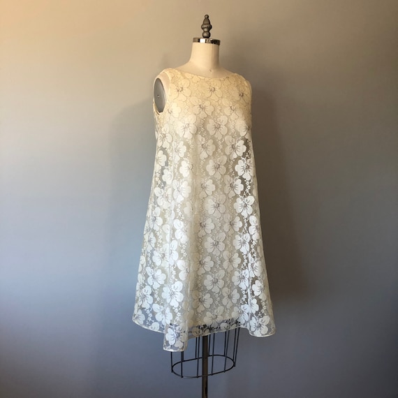Mod 60s Lace Dress / White Floral Lace Mini Dress