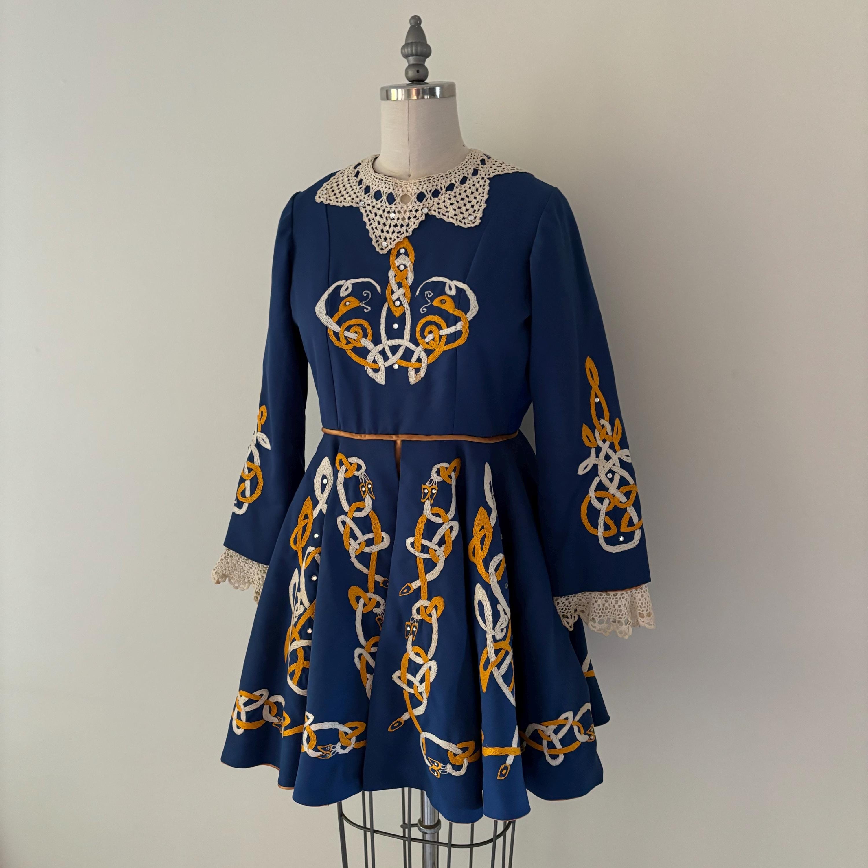 irish dress Irish clothing