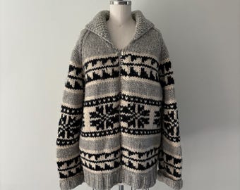 Handmade 70s Grey Wool Cowichan Sweater, Snowflake Design (Women's L/Men's M)