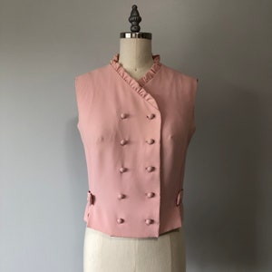 Lovely Pink Top / 60s Vintage Top / Ruffle Collar / Classy Vintage Blouse / Elegant Dressy Vest / Rockabilly / Pinup