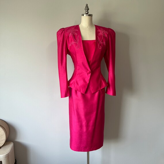 Vibrant Pink Suit / 80s Vintage Two Piece / Class… - image 5