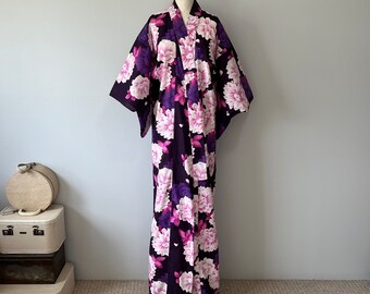 Purple Vintage Kimono / Floral Japanese Cotton Robe / Handmade / Traditional Lounge Wear Kimono / 70s Vintage / Unisex Festival Wear / Gifts