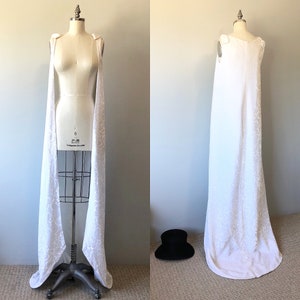 Vintage Wedding Cape / Floral White Velvet Cape / Costume / Festival Wear / 60s Wedding Coat / Dress Cover Up / Vintage Gown / Gift