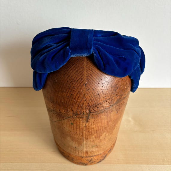 Vintage Blue Velvet Fascinator - Wedding, Derby Headwear - Etsy display picture 3