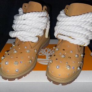 Custom Bling Timberland Boots | Pearl & Crystal Rope Lace Timbs | Women’s Designer Inspired Boots | Handmade Luxury Footwear bild 3